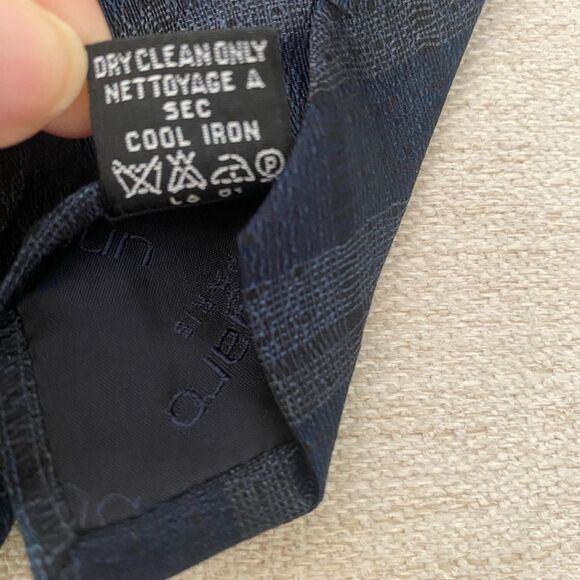 Emanuel Ungaro Blue Striped 100% Silk Men’s Tie - Picture 6 of 6